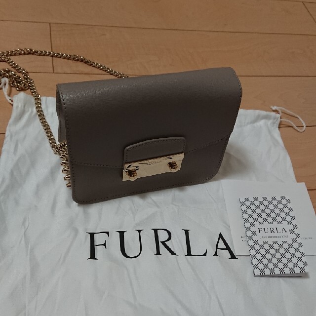 未使用ですFURLA フルラ ショルダー チェーンバック ジュリア