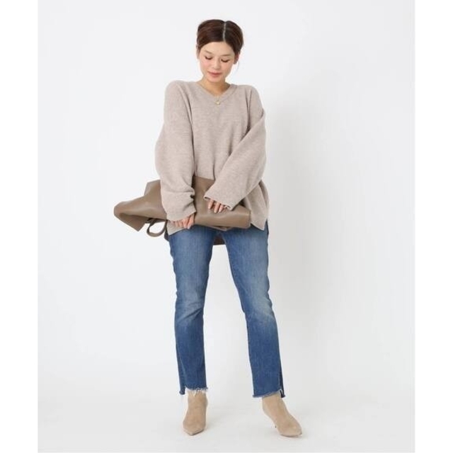 EVERYDAY Boucle Vネック プルオーバー EVERYDAY Boucle Vネック プルオーバー