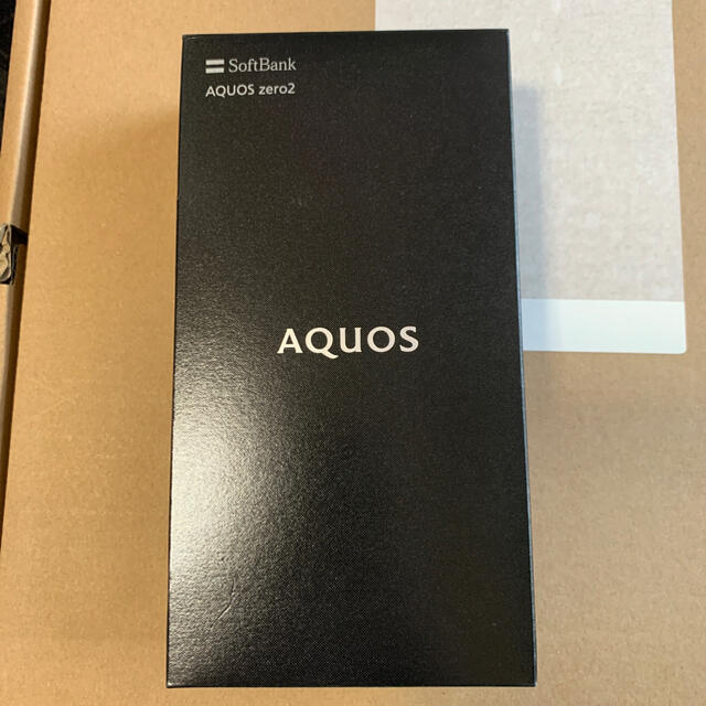 AQUOS(アクオス)のSoftBank 新品未開封　906sh AQUOSZERO2  スマホ/家電/カメラのスマートフォン/携帯電話(スマートフォン本体)の商品写真