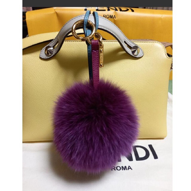 FENDI フェンディ ファーポンポンチャーム(パープルカラー) 1