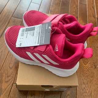 アディダス(adidas)のadidasキッズ(スニーカー)