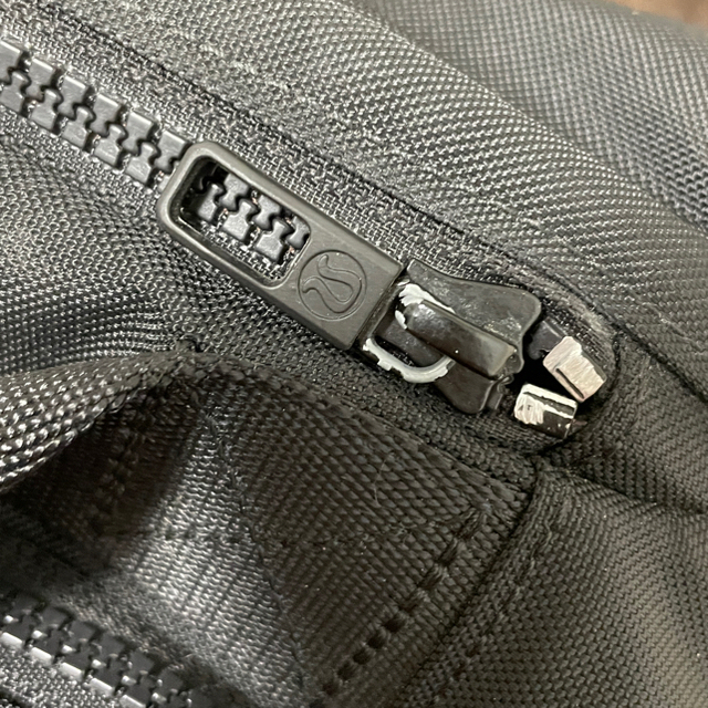 lululemon(ルルレモン)の【ゆうちゃん様専用】lululemon バックパック 22L 黒 メンズのバッグ(バッグパック/リュック)の商品写真