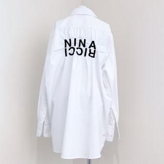 NINA RICCI バックロゴ刺繍Tシャツ