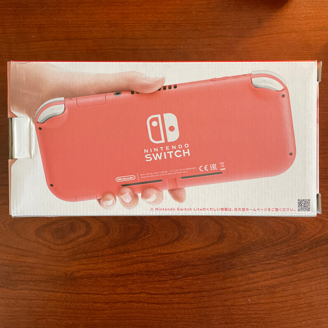 任天堂(ニンテンドウ)の【新品 未開封品】Nintendo Switch Lite [コーラル]任天堂  エンタメ/ホビーのゲームソフト/ゲーム機本体(携帯用ゲーム機本体)の商品写真