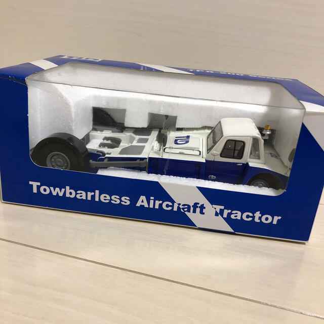 【空港用特殊車両】Towbarless Towing Tractor(TLD)