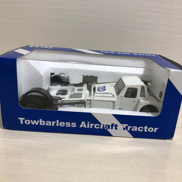 【空港用特殊車両】Towbarless Towing Tractor(TLD)