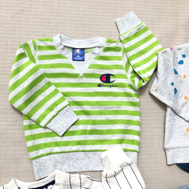 Champion(チャンピオン)のチャンピオン　90cmトレーナー　新品  キッズ/ベビー/マタニティのキッズ服男の子用(90cm~)(Tシャツ/カットソー)の商品写真