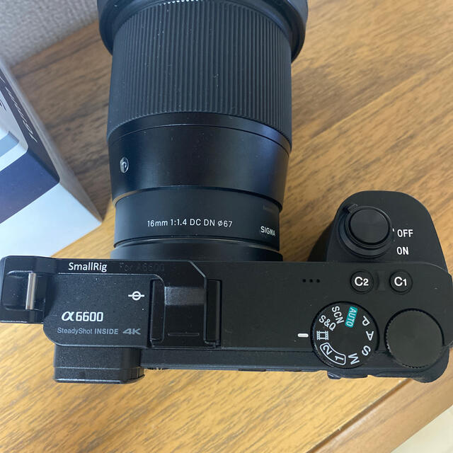SONY(ソニー)のSONY α6600 単焦点レンズセット(SIGMA16mmF1.4) スマホ/家電/カメラのカメラ(ミラーレス一眼)の商品写真