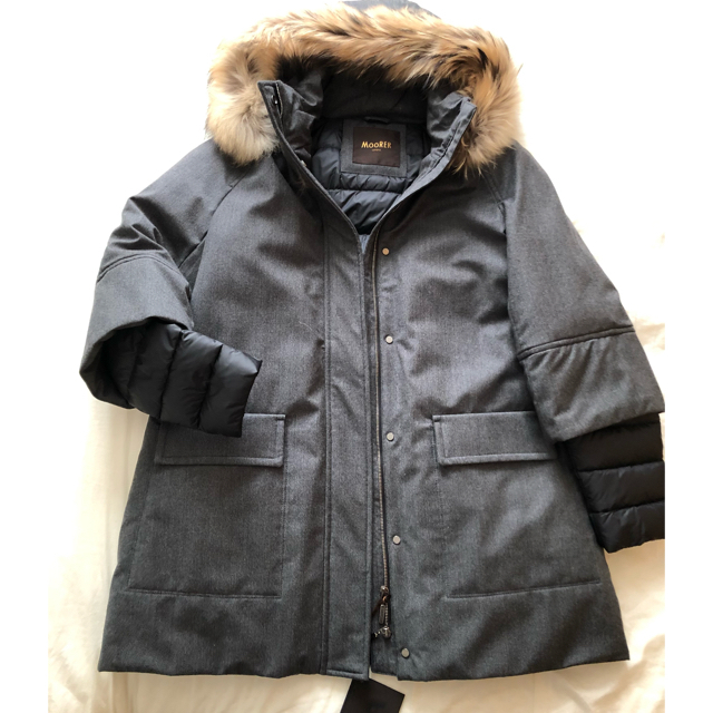 MONCLER(モンクレール)のMOORER ムーレー Foxファーフード付カシミア混ダウンコート 40 新品 レディースのジャケット/アウター(ダウンコート)の商品写真