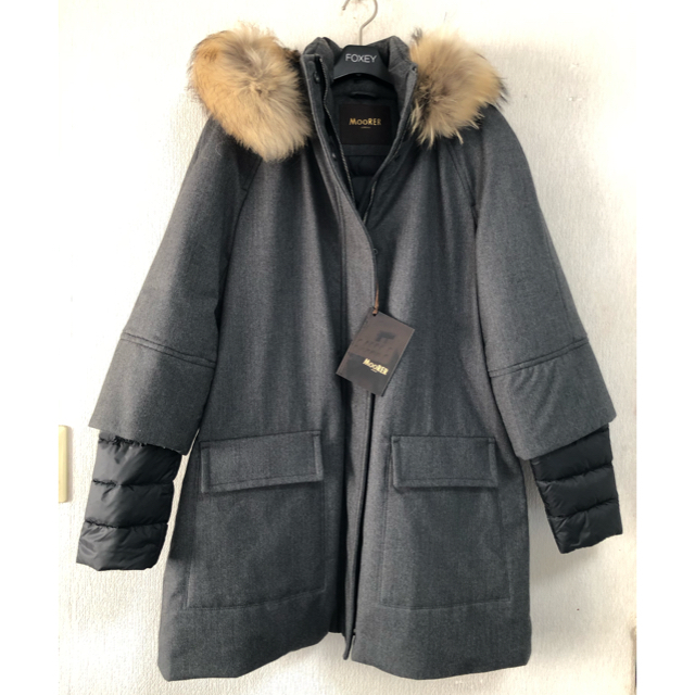 MONCLER(モンクレール)のMOORER ムーレー Foxファーフード付カシミア混ダウンコート 40 新品 レディースのジャケット/アウター(ダウンコート)の商品写真