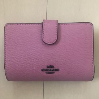 コーチ(COACH)のコーチ　二つ折りレディース財布　ピンク【あずき様お取り置き済】(財布)