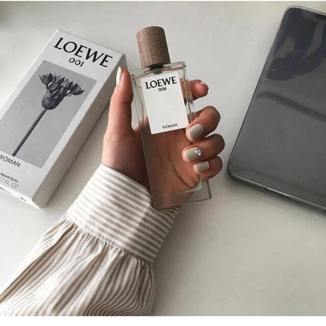 LOEWE(ロエベ)のロエベ 001 香水 ウーマンパルファム 5ml  コスメ/美容の香水(ユニセックス)の商品写真