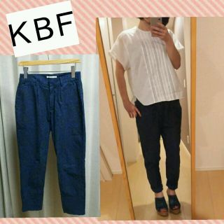 ケービーエフ(KBF)のKBF＊ペイズリー柄パンツ(カジュアルパンツ)