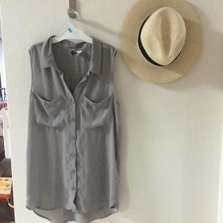 エイチアンドエム(H&M)のH&M シャツタンク グレー  期間限定値下げ8/14迄(シャツ/ブラウス(半袖/袖なし))