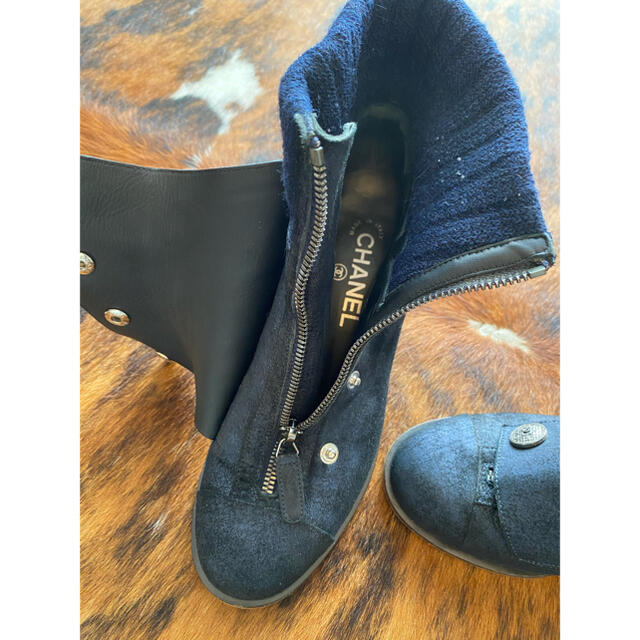本日のみ値下げ‼️CHANEL シャネル 紺 ショートブーツ 36.5 本日のみ値下げ‼️CHANEL シャネル 紺 ショートブーツ 36.5