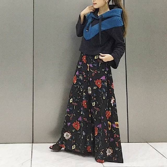 スカート マルチ刺繍スカート