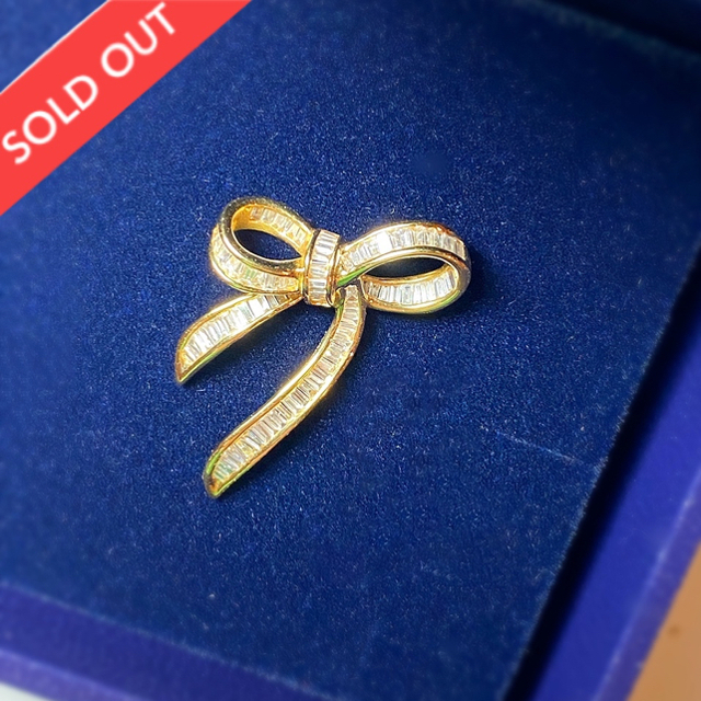 【大特価!!】 ダイヤモンドペンダント　18kゴールド　ネックレス　リボン ネックレス