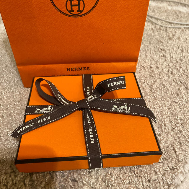 Hermes - エルメス　シルクインコンパクト　ゴールド　新品