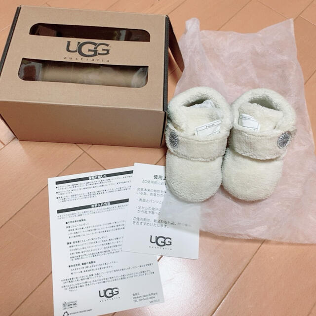 UGG(アグ)のアグ　ベビーシューズ キッズ/ベビー/マタニティのベビー靴/シューズ(~14cm)(ブーツ)の商品写真