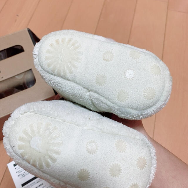 UGG(アグ)のアグ　ベビーシューズ キッズ/ベビー/マタニティのベビー靴/シューズ(~14cm)(ブーツ)の商品写真