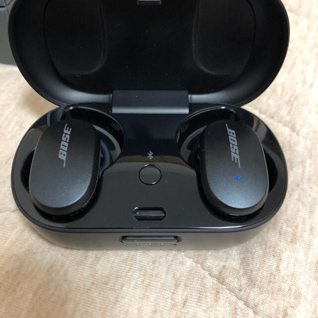 bose quietcomfort earbuds スマホ/家電/カメラのオーディオ機器(ヘッドフォン/イヤフォン)の商品写真