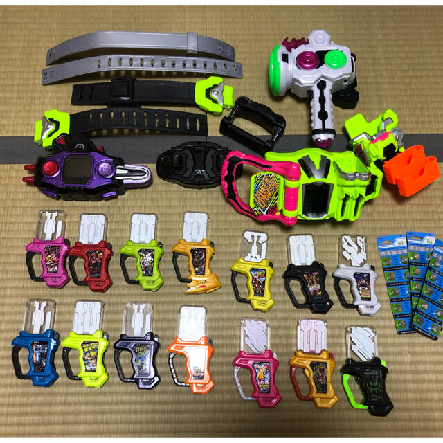 エンタメ/ホビー仮面ライダーエグゼイド　ゲーマドライバー　バグルドライバー　ガシャット 14個