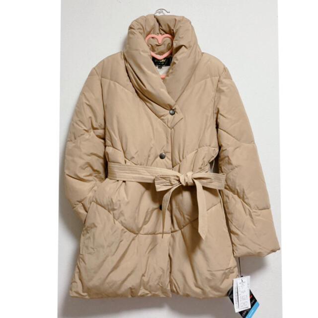 新品　シンサレートコート　 ベージュ　 レディースのジャケット/アウター(ロングコート)の商品写真