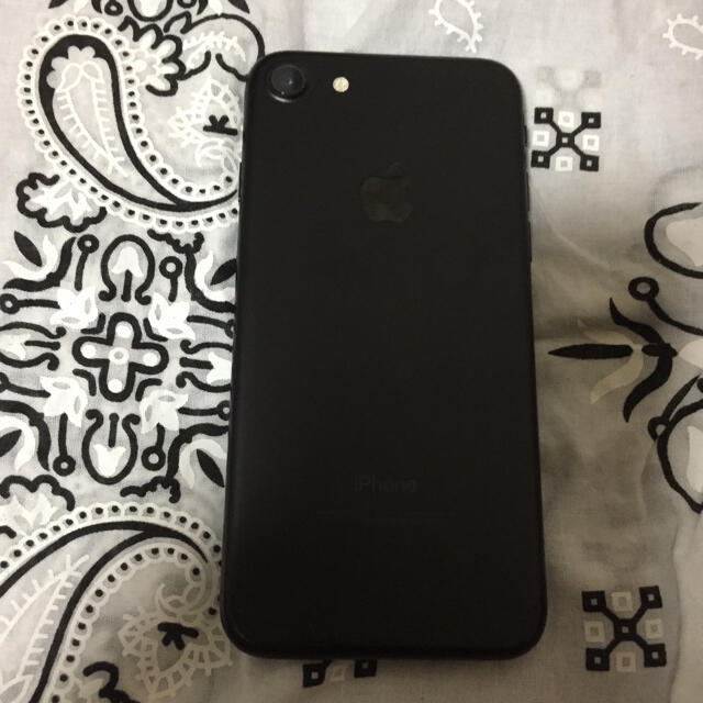 Apple(アップル)のiphone 7 256GB BLACK DOCOMO スマホ/家電/カメラのスマートフォン/携帯電話(スマートフォン本体)の商品写真