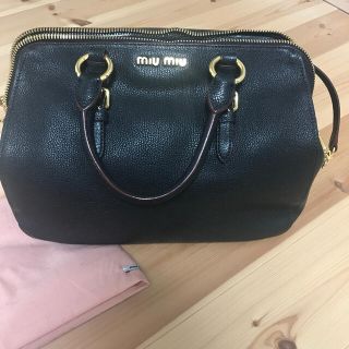 ミュウミュウ(miumiu)のミュウミュウ　バック(ショルダーバッグ)