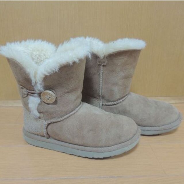 UGG(アグ)のUGG(18cm)　キッズムートンブーツ キッズ/ベビー/マタニティのキッズ靴/シューズ(15cm~)(ブーツ)の商品写真