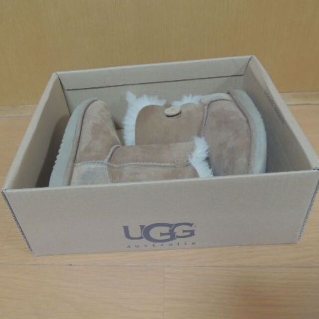UGG(アグ)のUGG(18cm)　キッズムートンブーツ キッズ/ベビー/マタニティのキッズ靴/シューズ(15cm~)(ブーツ)の商品写真