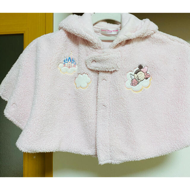 Disney(ディズニー)のディズニー　ミニーマウス　ふわふわベビーケープ キッズ/ベビー/マタニティのキッズ服女の子用(90cm~)(ジャケット/上着)の商品写真