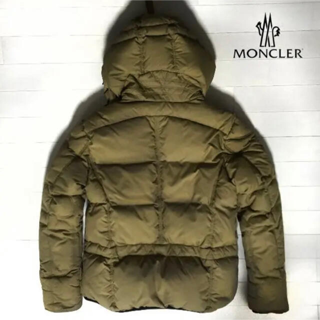 MONCLER(モンクレール)のモンクレール ダウン ベージュ 日本未入荷 メンズのジャケット/アウター(ダウンジャケット)の商品写真