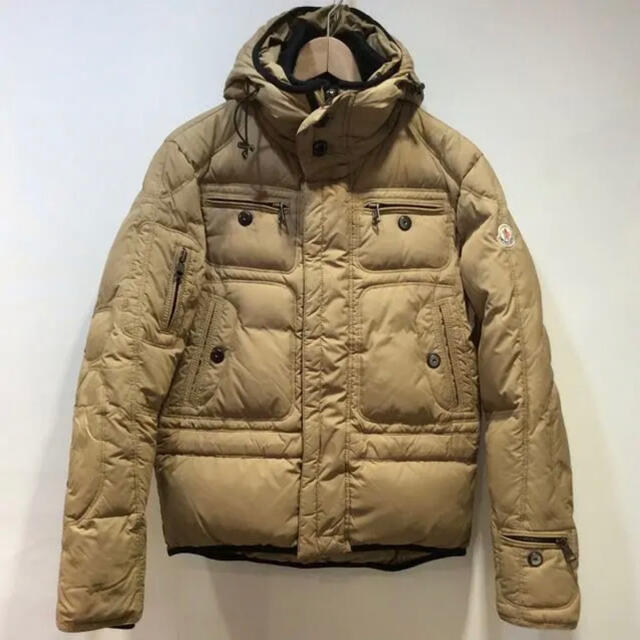 MONCLER(モンクレール)のモンクレール ダウン ベージュ 日本未入荷 メンズのジャケット/アウター(ダウンジャケット)の商品写真