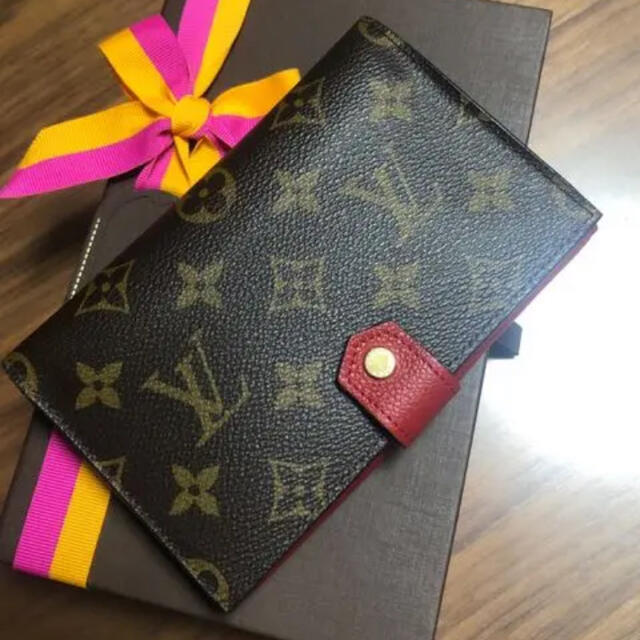 LOUIS VUITTON(ルイヴィトン)のヴィトン 財布　パラス　コンパクト レディースのファッション小物(財布)の商品写真