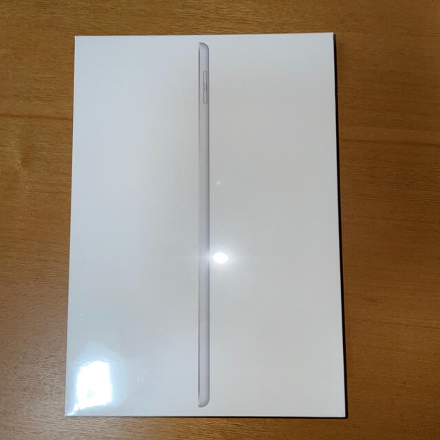 Apple(アップル)のiPad 第8世代　128g  シルバー　wi-fi スマホ/家電/カメラのPC/タブレット(タブレット)の商品写真