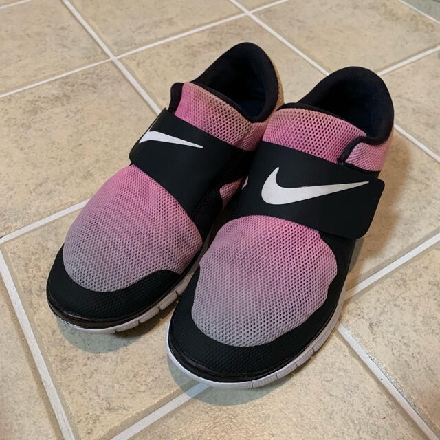 NIKE(ナイキ)の特別価格！ナイキ フリー ソックフライNIKE FREE SOCK FLY メンズの靴/シューズ(スニーカー)の商品写真