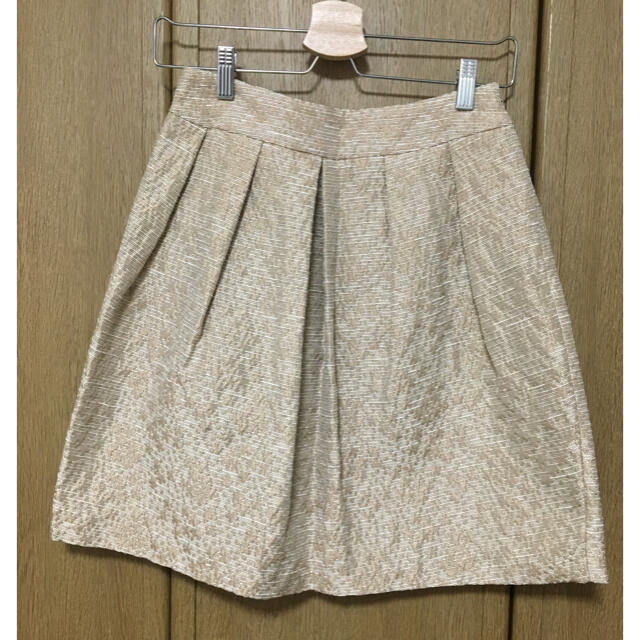 Stola.(ストラ)のstola ゴールドスカート レディースのスカート(ミニスカート)の商品写真