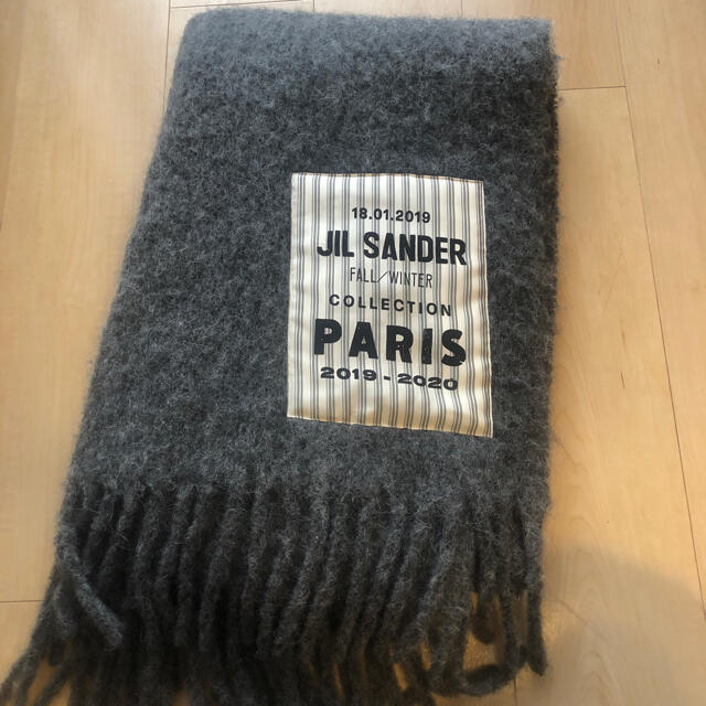 Jil Sander(ジルサンダー)のJIL SANDER 国内正規品　ビッグロゴストール　マフラー　ジルサンダー   レディースのファッション小物(マフラー/ショール)の商品写真