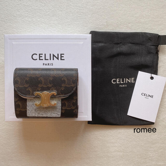 celine(セリーヌ)の新品 CELINE トリオンフ スモールフラップウォレット タン レディースのファッション小物(財布)の商品写真