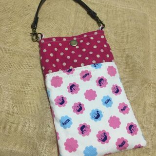 スマホポーチ　ハンドメイド(ポーチ)