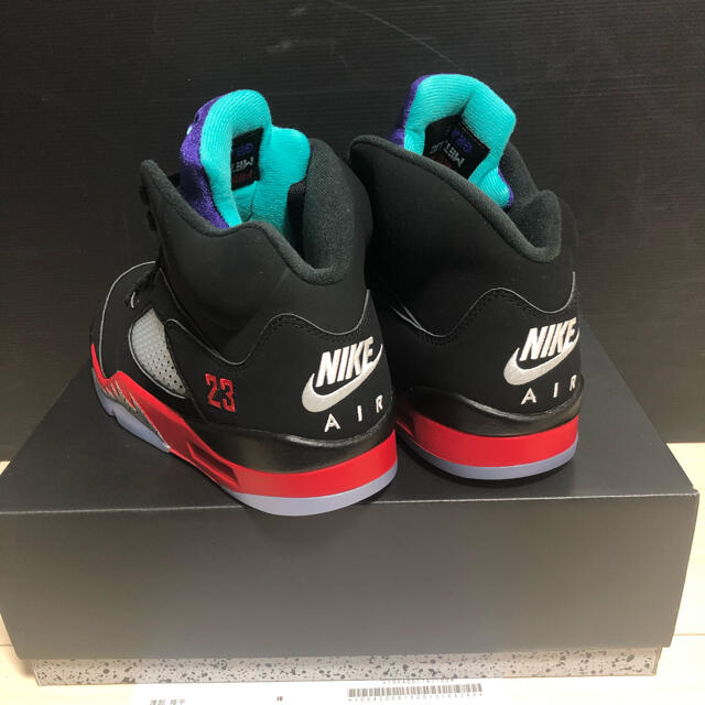 NIKE(ナイキ)のNIKE AIR JORDAN 5 RETRO TOP3 メンズの靴/シューズ(スニーカー)の商品写真