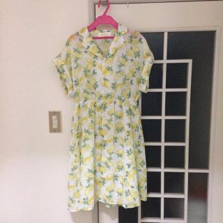 ダブルクローゼット(w closet)のダブルクローゼット レモン柄 ワンピ(ひざ丈ワンピース)