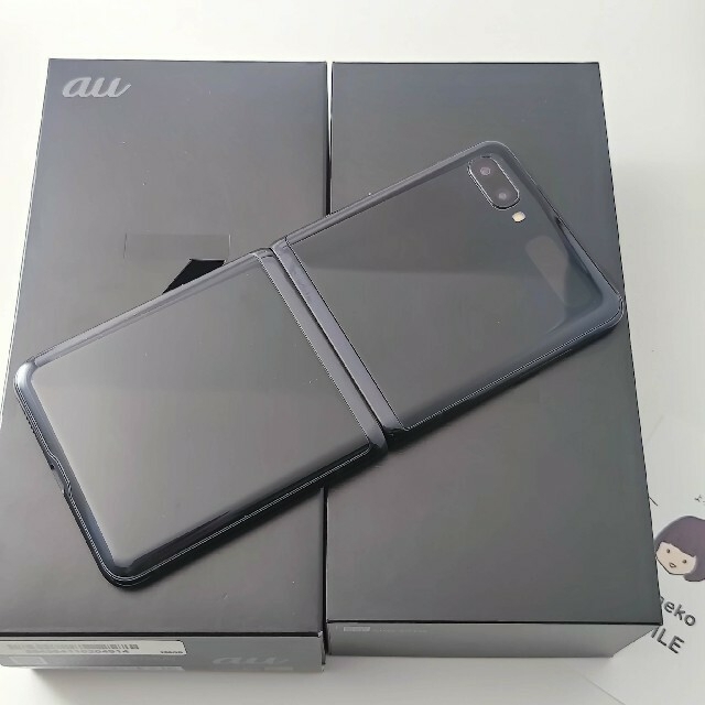 中古au版 Galaxy Z Flip  ブラック　判定○ スマホ/家電/カメラのスマートフォン/携帯電話(スマートフォン本体)の商品写真