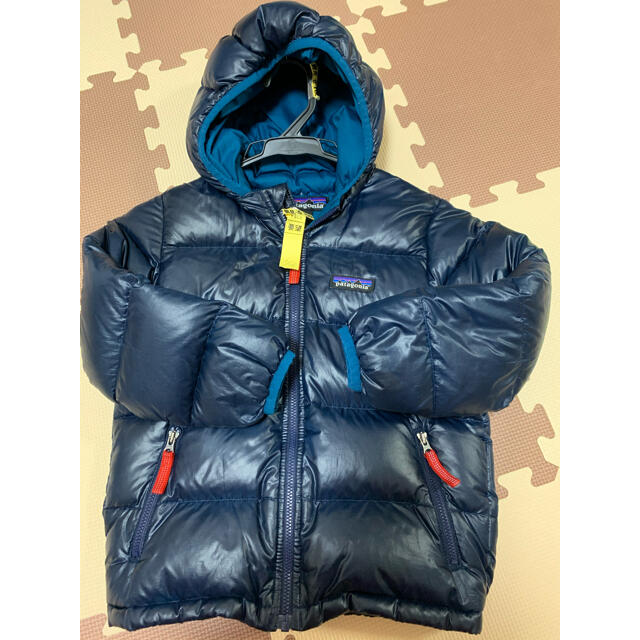 patagonia(パタゴニア)の専用！パタゴニア　ダウン　キッズ キッズ/ベビー/マタニティのキッズ服男の子用(90cm~)(コート)の商品写真