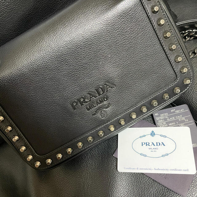 当店の記念日 PRADA - PRADA ショルダーバッグ スタッズ ショルダー