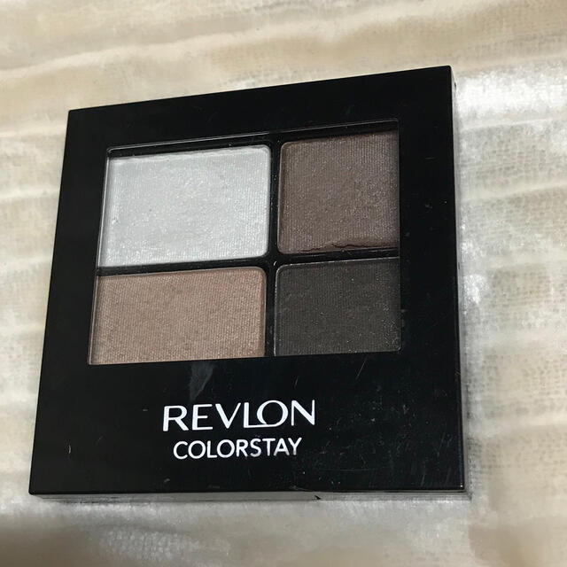 REVLON(レブロン)の【ほぼ未使用品・開封済み】REVLON レブロン✴︎アイシャドウパレット コスメ/美容のベースメイク/化粧品(アイシャドウ)の商品写真