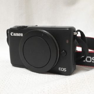 キヤノン(Canon)のEOS M10　ボディ　ブラック(ミラーレス一眼)