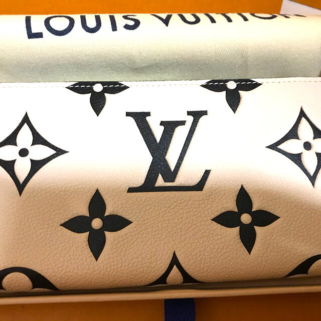 LOUIS VUITTON(ルイヴィトン)の❤︎ルイヴィトン❤︎ 限定　クラフティ　ジッピーウォレット　クレーム レディースのファッション小物(財布)の商品写真