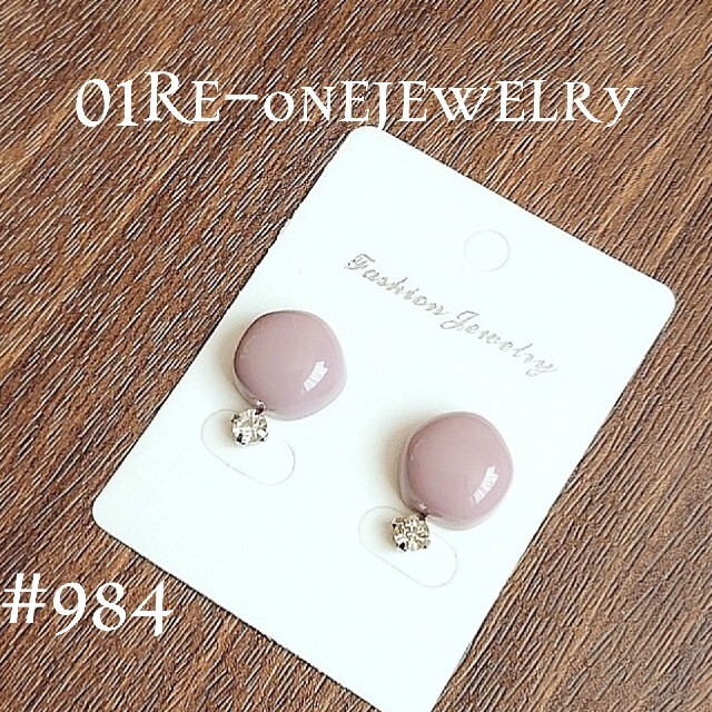 984 くすみ アクリル ライン ストーン ピアスの通販 by こまさん's